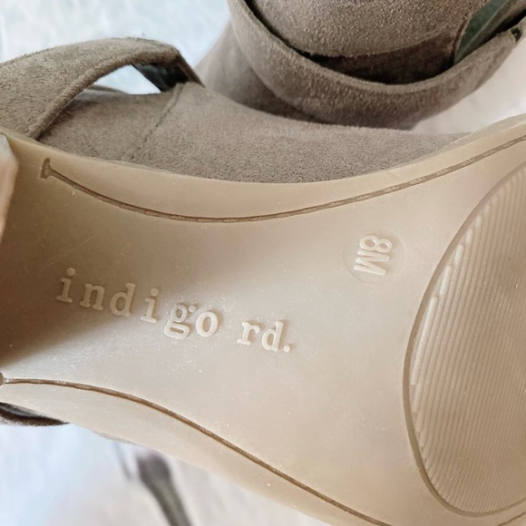 Ankle Boots Cutout Style Winter Booties - Greyish/Brownish - Size 8 - Picture 3 of 7